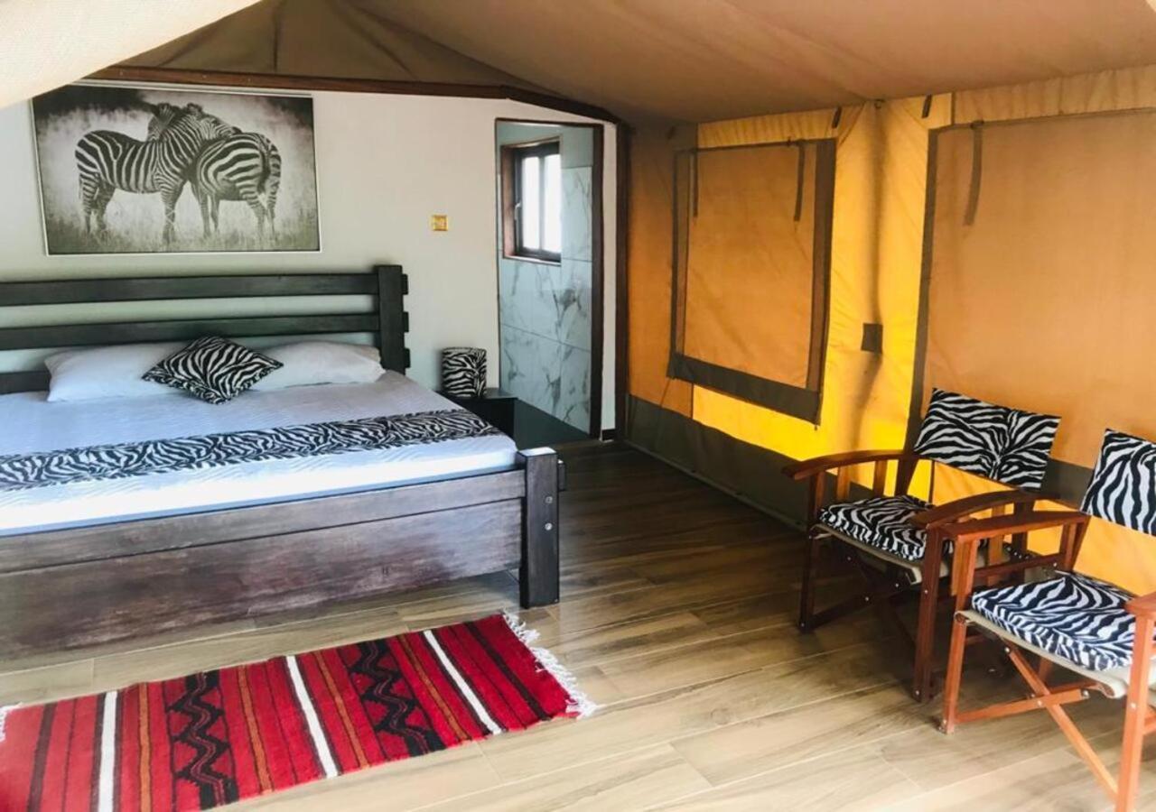 Oldonyo Orok Lodge Kajiado Exterior foto